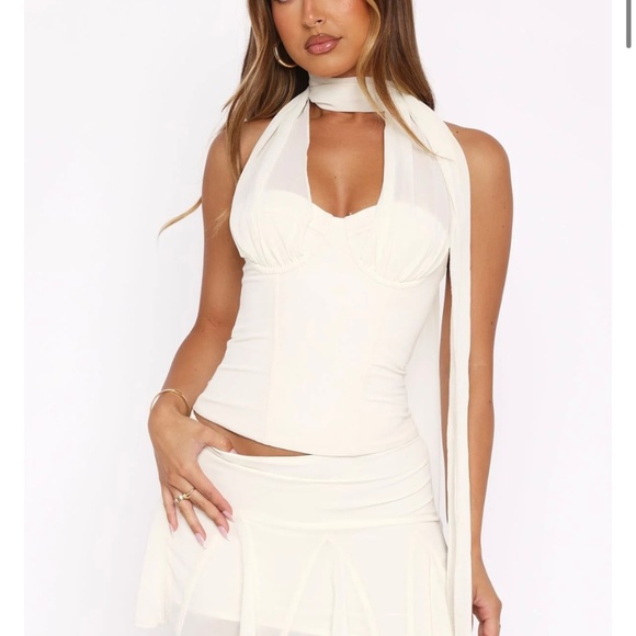 White Fox Boutique Match Maker Bustier & Mini Skirt SET - Picture 4 of 8